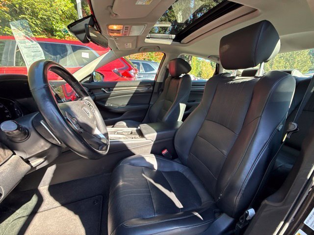 Used 2018 Honda Accord Touring image 6