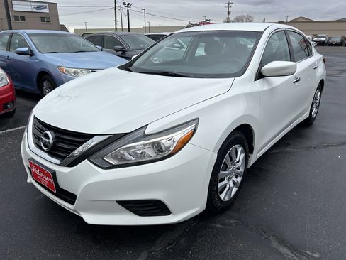 Used 2018 Nissan Altima 2.5 S image 2