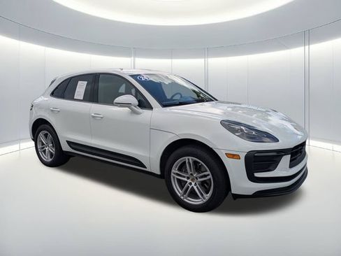 Used 2024 Porsche Macan AWD/4WD image 8