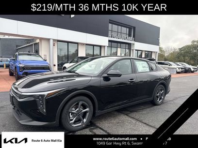 New 2025 Kia K4 LXS
