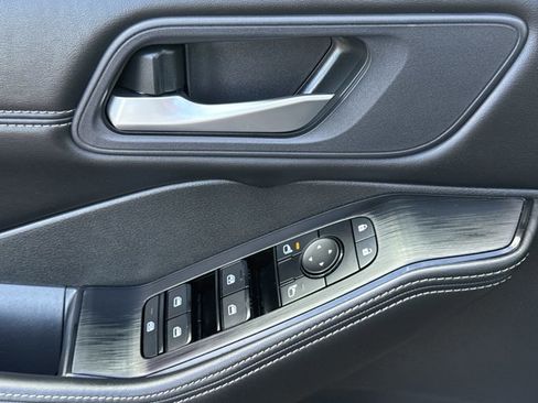 Certified 2023 Nissan Rogue SV w/ SV Premium B Package image 18