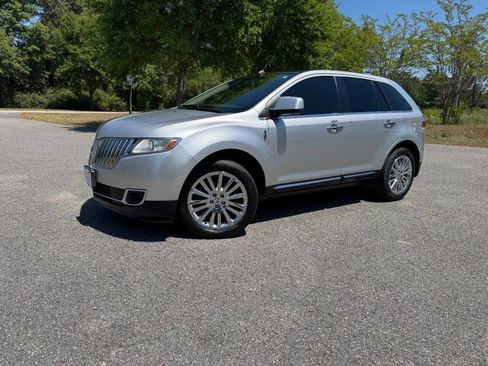 Used 2011 Lincoln MKX AWD w/ 102A Rapid Spec Order Code image 30