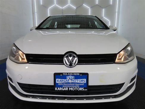 Used 2016 Volkswagen Golf S image 2