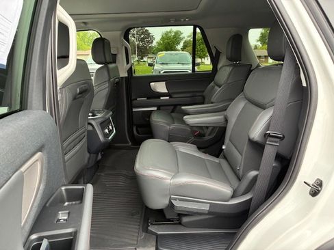 Used 2025 Ford Expedition Active AWD/4WD image 13