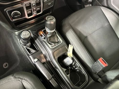 Used 2023 Jeep Wrangler Unlimited w/ 8.4" Radio Group image 20