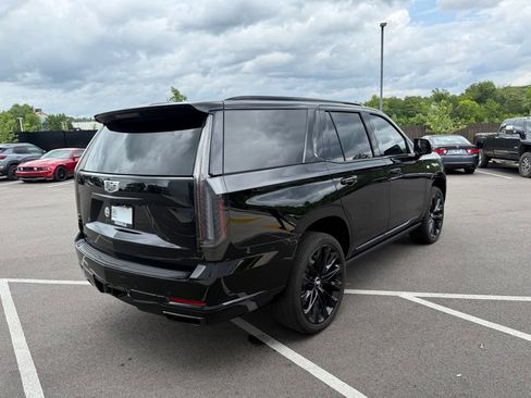 Used 2025 Cadillac Escalade Sport Platinum w/ LPO, ONYX Package AWD/4WD image 7