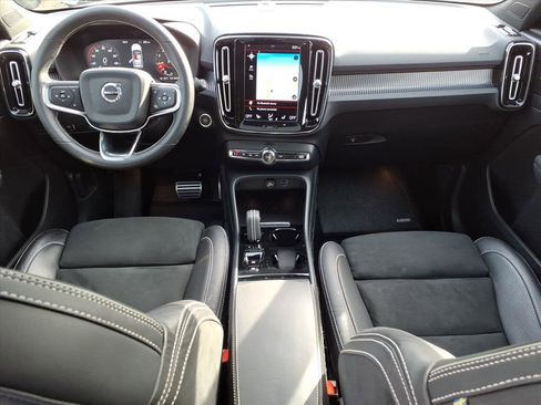 Used 2021 Volvo XC40 T5 R-Design w/ Climate Package image 12