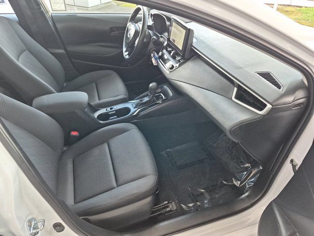 Used 2025 Toyota Corolla LE FWD image 5