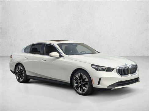 Used 2026 BMW 530i xDrive AWD/4WD image 7