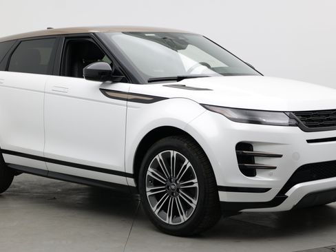 Used 2024 Land Rover Range Rover Evoque Dynamic SE AWD/4WD image 3