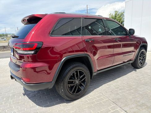 Used 2019 Jeep Grand Cherokee Limited AWD/4WD image 5