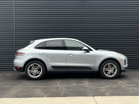 Certified 2021 Porsche Macan image 5