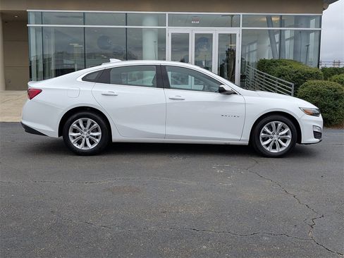 Used 2024 Chevrolet Malibu LT image 3