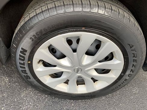 Used 2015 Nissan Rogue S AWD/4WD image 26