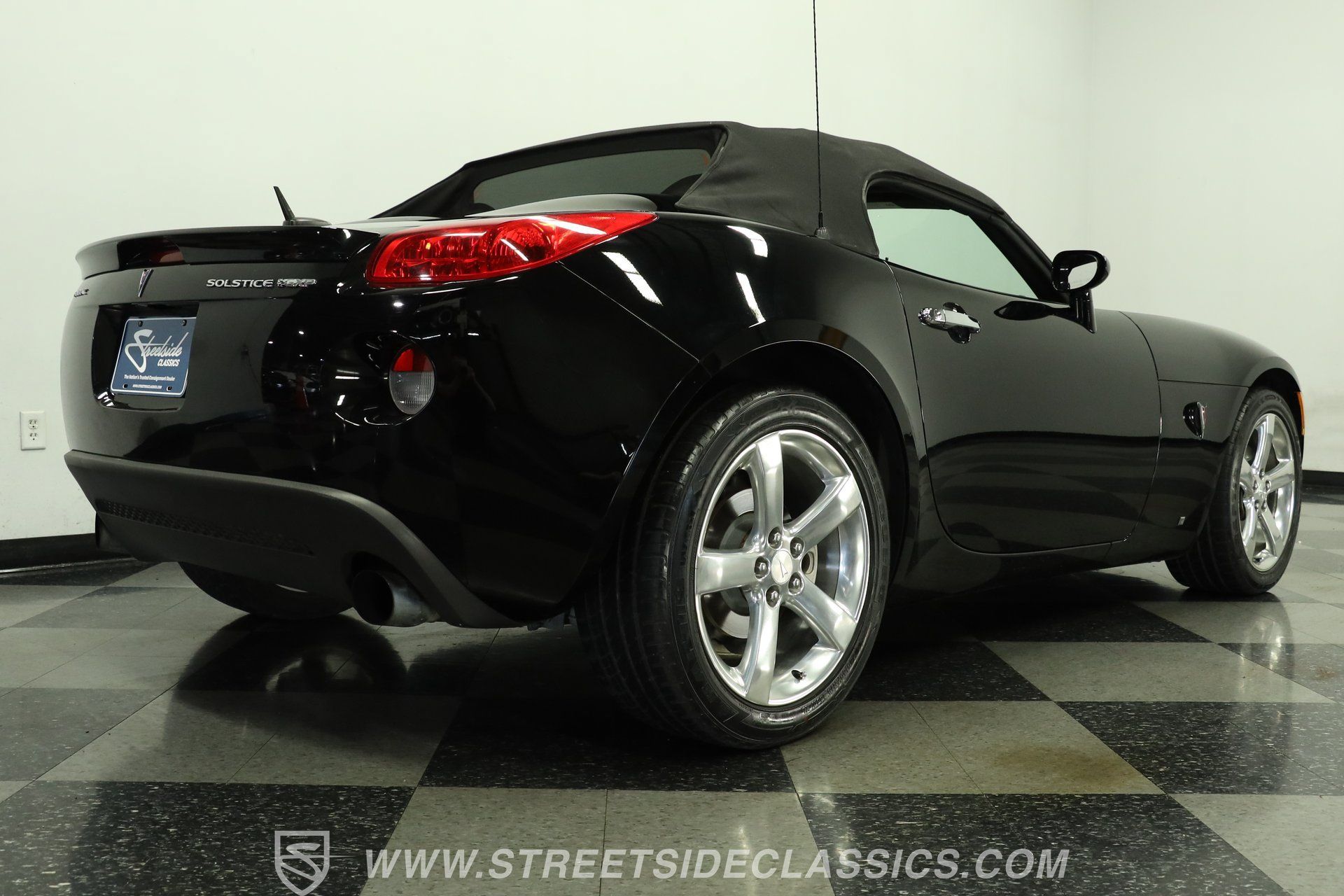 Used 2007 Pontiac Solstice GXP w/ Premium Package RWD image 26