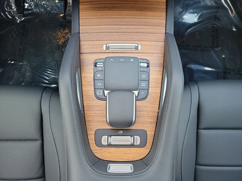 Certified 2025 Mercedes-Benz GLS 450 4MATIC image 22