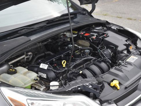 Used 2014 Ford Focus SE image 32