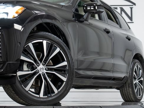 Certified 2025 Volvo XC60 B5 Plus w/ Protection Package Premier image 27