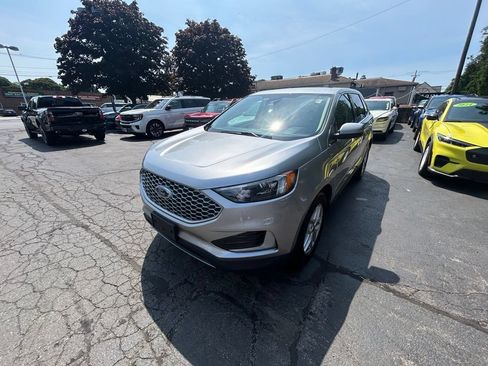 Used 2024 Ford Edge SEL AWD/4WD image 3