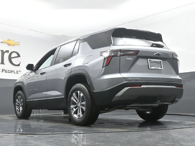 New 2027 Chevrolet Equinox LT w/ LPO, Floor Liner Package FWD image 5