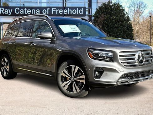 New 2026 Mercedes-Benz GLB 250 4MATIC image 2