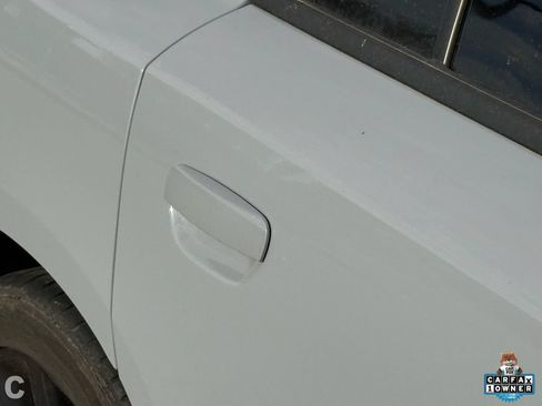 Used 2022 Dodge Charger R/T w/ Blacktop Package RWD image 10