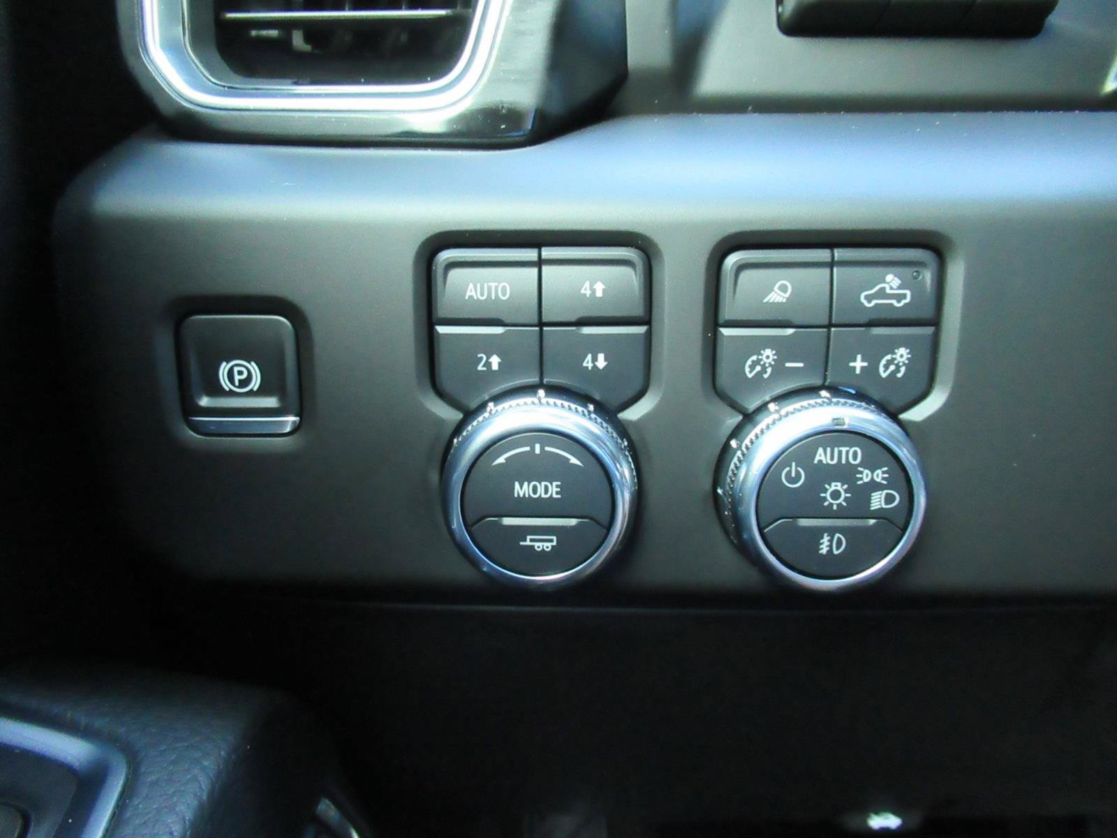 Used 2025 GMC Sierra 1500 Denali w/ Denali Reserve Package AWD/4WD image 25