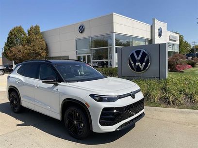 New 2025 Volkswagen Tiguan SE R-Line