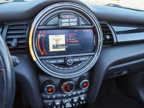 Used 2017 MINI Cooper S image 40