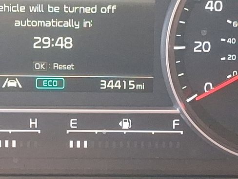 Certified 2022 Kia Sorento EX w/ Panoramic Sunroof Package image 21