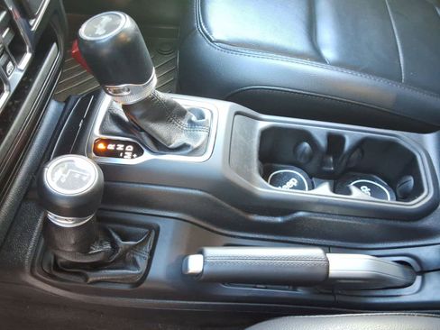 Used 2021 Jeep Wrangler Unlimited Sahara image 18