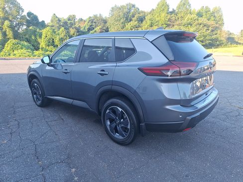 Certified 2026 Nissan Rogue SV FWD image 6