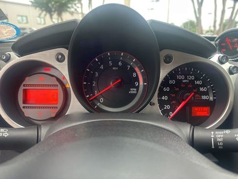 Used 2017 Nissan 370Z Coupe RWD image 4