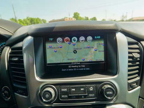 Used 2019 Chevrolet Suburban Premier AWD/4WD image 29