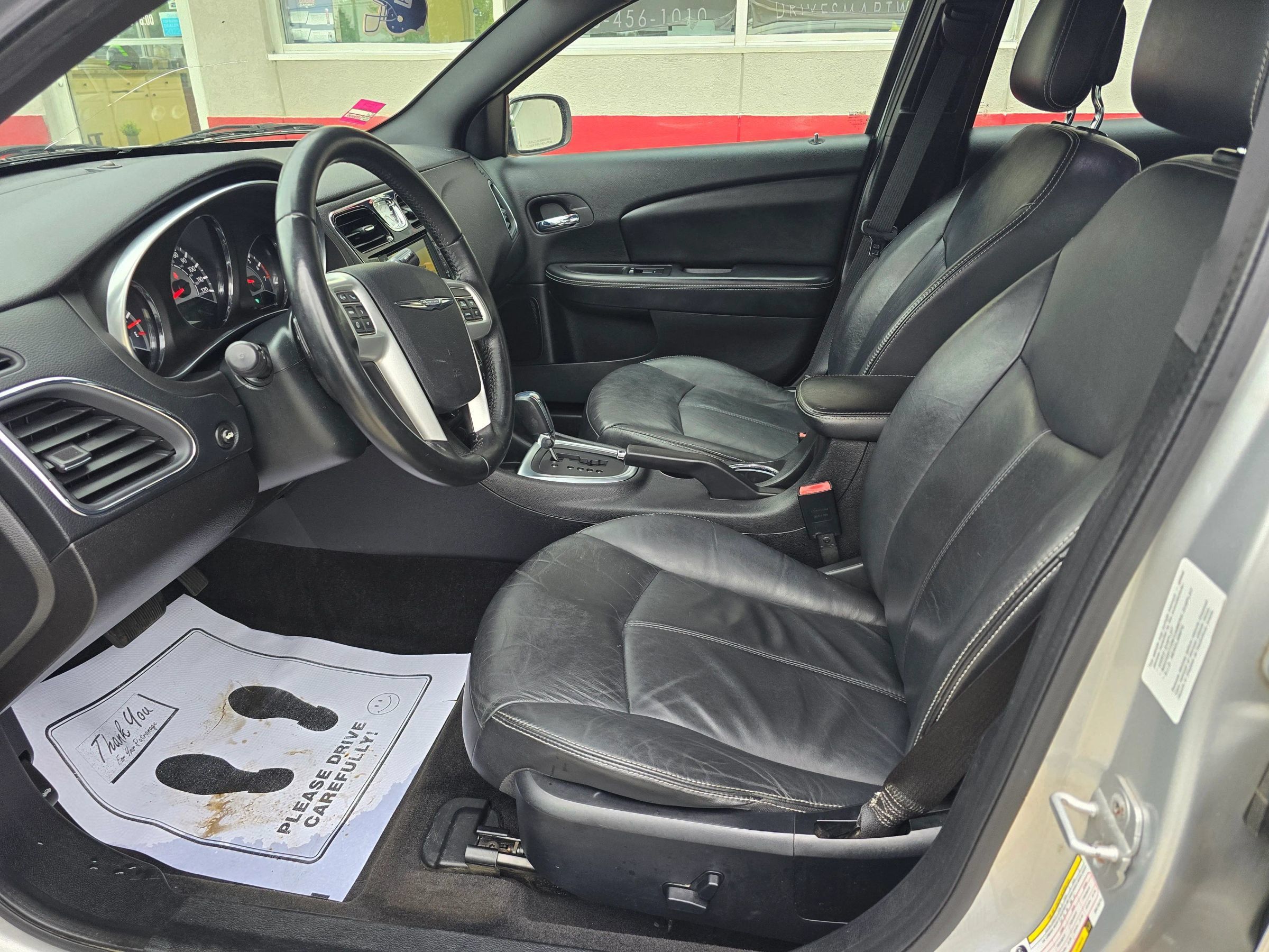 Used 2011 Chrysler 200 Limited FWD image 9