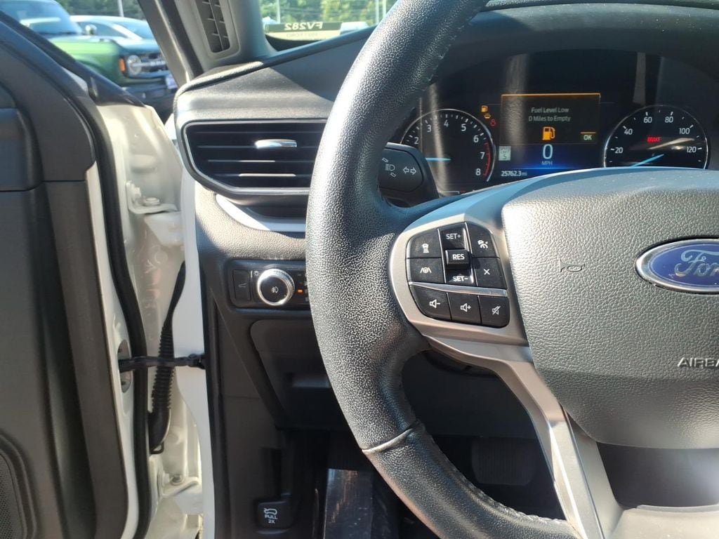 Used 2023 Ford Explorer XLT w/ Equipment Group 202A AWD/4WD image 28