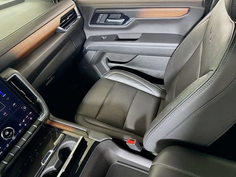 Certified 2025 GMC Yukon Denali AWD/4WD image 22