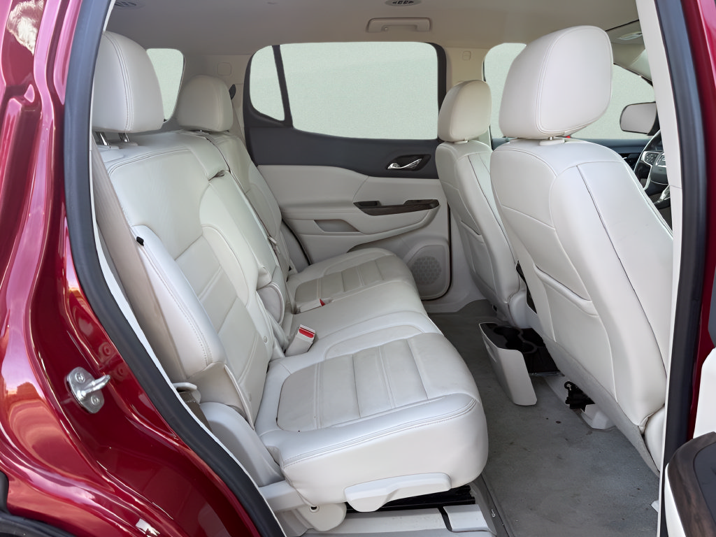 Used 2020 GMC Acadia Denali w/ Technology Package FWD image 14