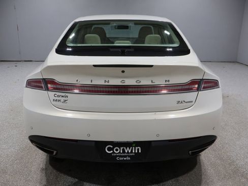 Used 2013 Lincoln MKZ image 3