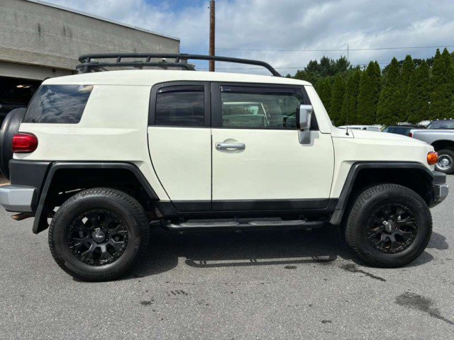 Used 2013 Toyota FJ Cruiser 4WD w/ Upgrade Pkg image 6