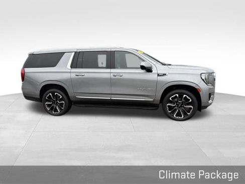 Used 2023 GMC Yukon XL SLT AWD/4WD image 18