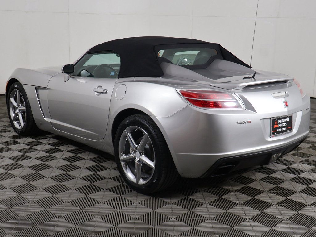 Used 2009 Saturn Sky Red Line RWD image 4