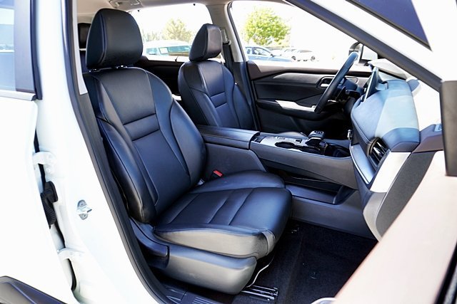 Used 2023 Nissan Rogue SV w/ SV Premium B Package FWD image 19
