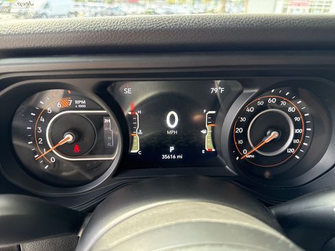 Used 2025 Jeep Wrangler Unlimited Sport AWD/4WD image 20
