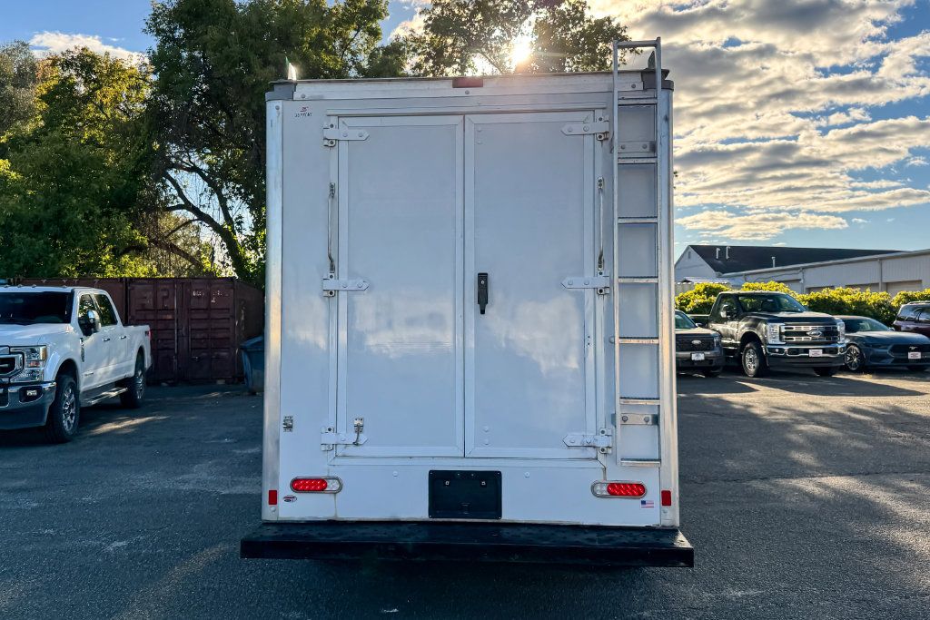 Certified 2017 Ford E-350 and Econoline 350 Super Duty w/ Power Windows & Locks Group RWD image 4