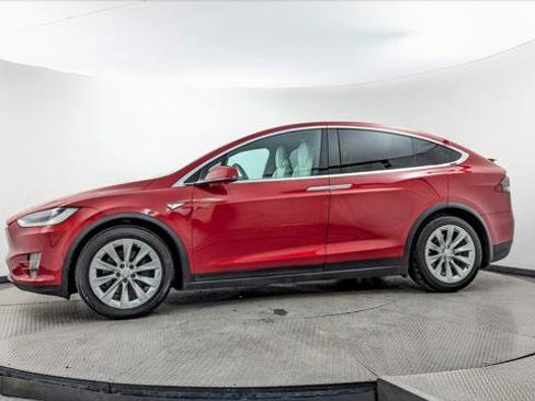 Used 2016 Tesla Model X 90D image 3