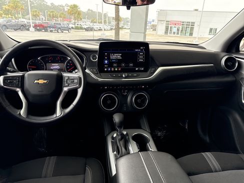 Used 2025 Chevrolet Blazer LT AWD/4WD image 27