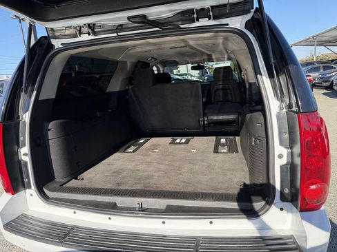 Used 2013 GMC Yukon XL SLE w/ Convenience Package RWD image 16