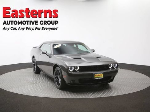 Used 2022 Dodge Challenger SXT w/ Driver Convenience Group RWD image 48