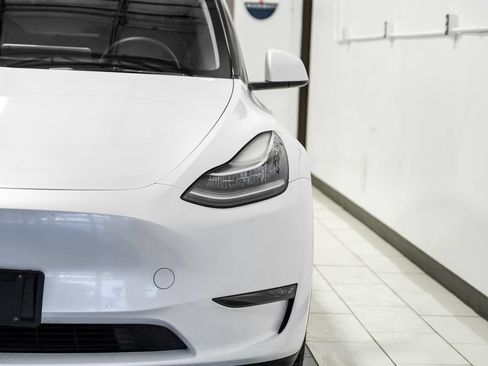 Used 2023 Tesla Model Y Long Range AWD/4WD image 42